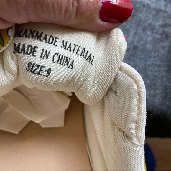 RESTRICTED White Floral Print Canvas Lace Sneakers Size 9.5 - Picture 12 of 15